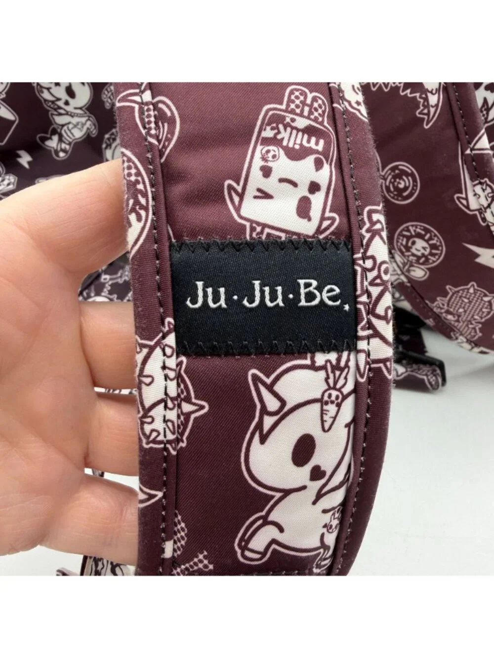 TokiDoki X JuJuBe‎ Queens Court diaper bag maroon white zippered backpack